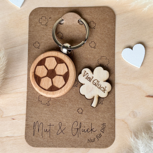 Glücksbringer Schlüsselanhänger Fußball Turnier Mannschaft Team mit Kleeblatt im Set | Mutmacher Geschenk Talisman Verein Preis Trostpreis