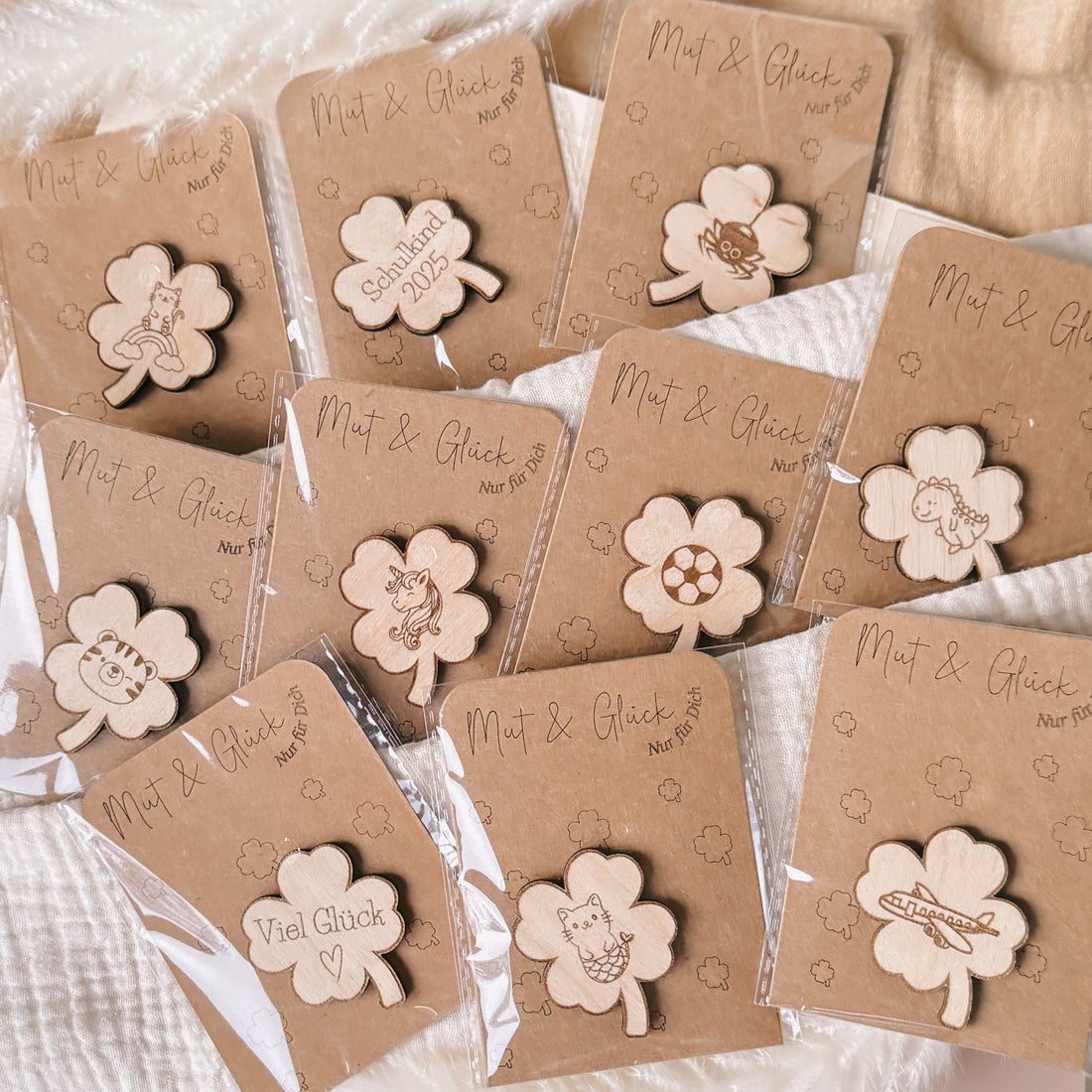 Einschulung 2026 Persönliche Geschenkideen mit Glücksbringern aus Holz