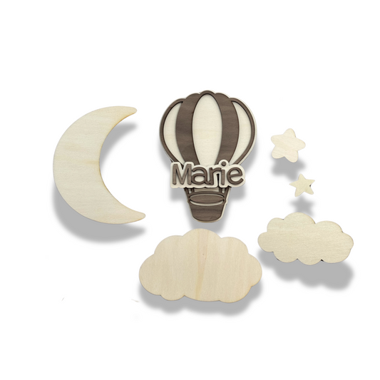 Personalisierte Wanddeko fürs Babyzimmer – Wolken, Mond & Heißluftballon aus Holz