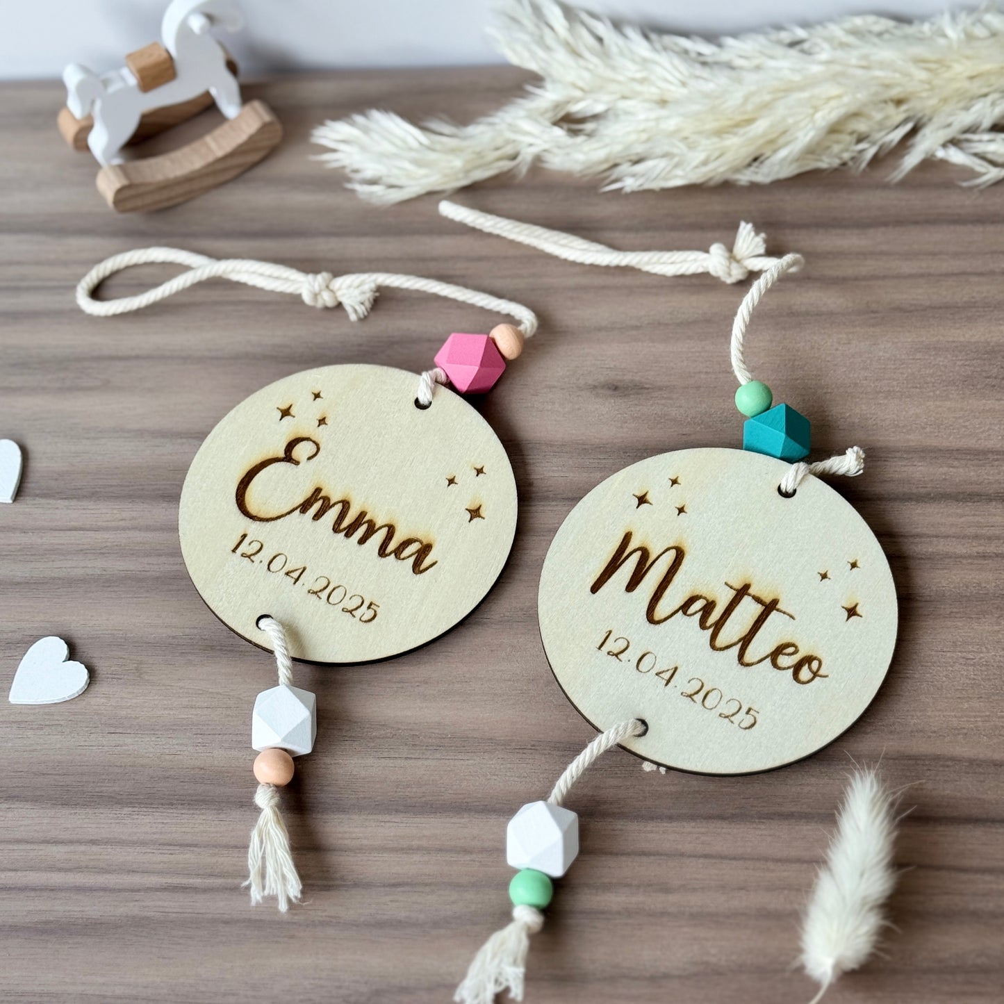 Personalisiertes Namensschild Baby mit Holzperlen